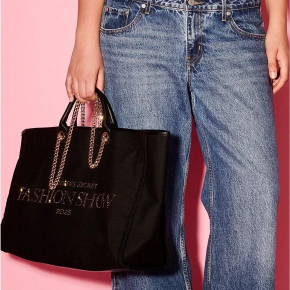 VS FASHION SHOW 2025 BACKSTAGE DOUBLE HANDLE TOTE BLACK/GOLD RHINESTONES LOGO - Picture 3 of 5